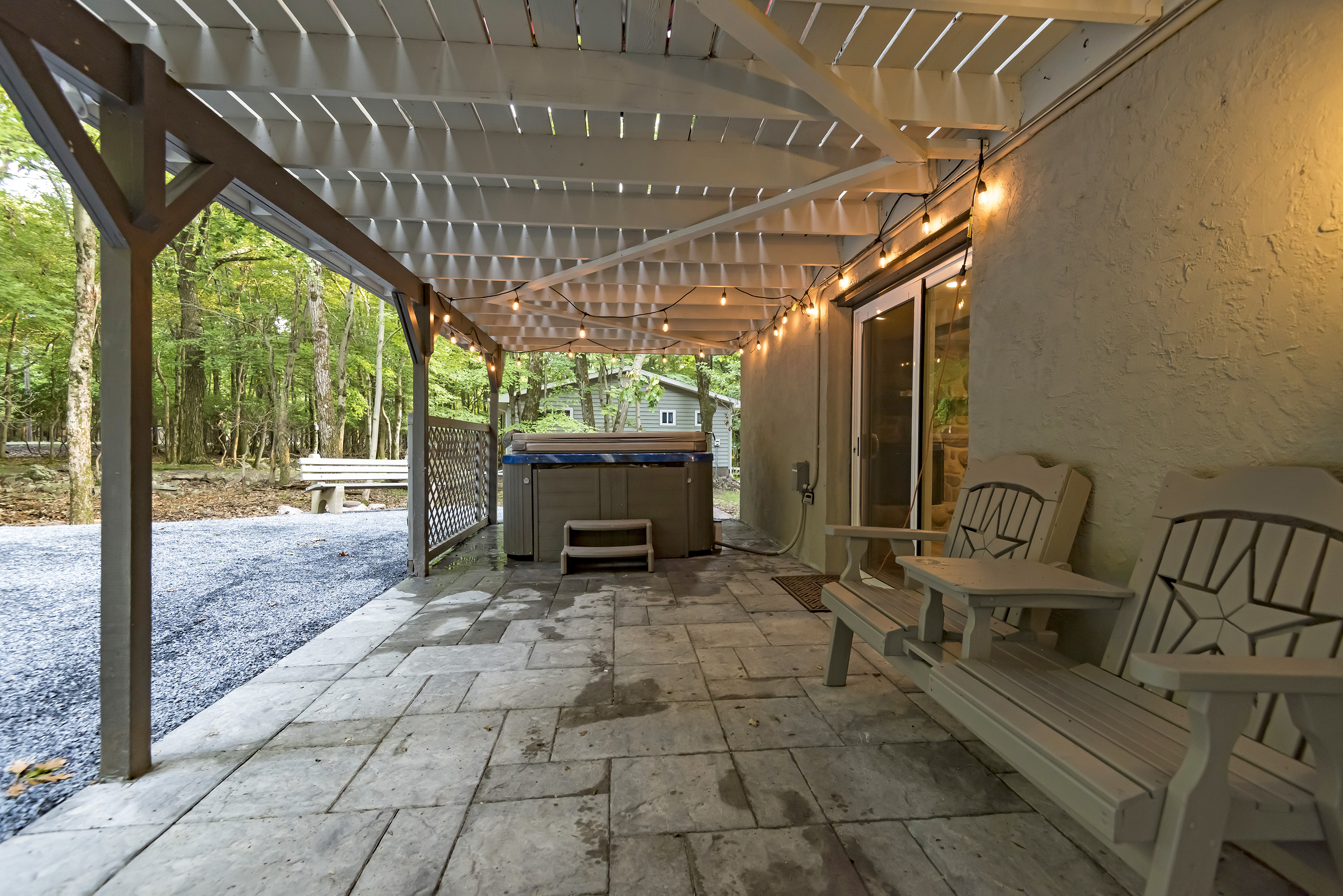 The Woodland Luxe Lodge - Image 6